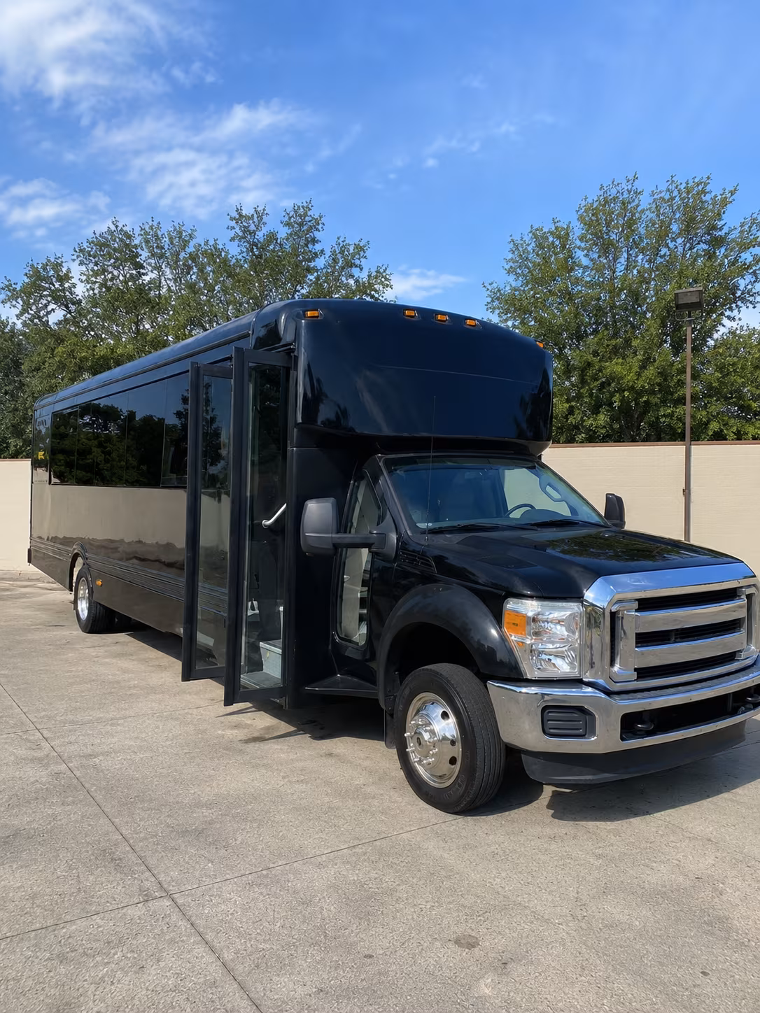 spring hill 20 passenger party bus